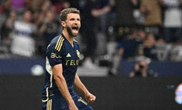 阿根廷完胜切尔西，穆勒完成帽子戏法