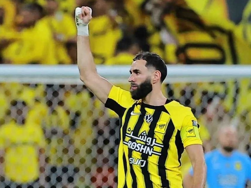 多特蒙德鏖战里昂，本泽马状态火热