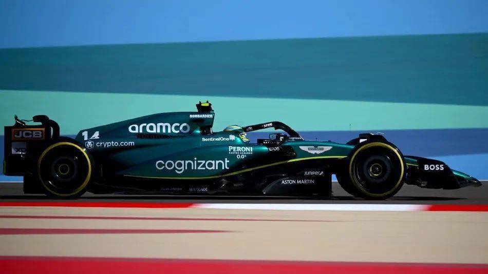 阿斯顿马丁碾压威廉姆斯,佩雷兹刷新纪录 阿斯顿马丁碾压威廉姆斯,佩雷兹刷新纪录