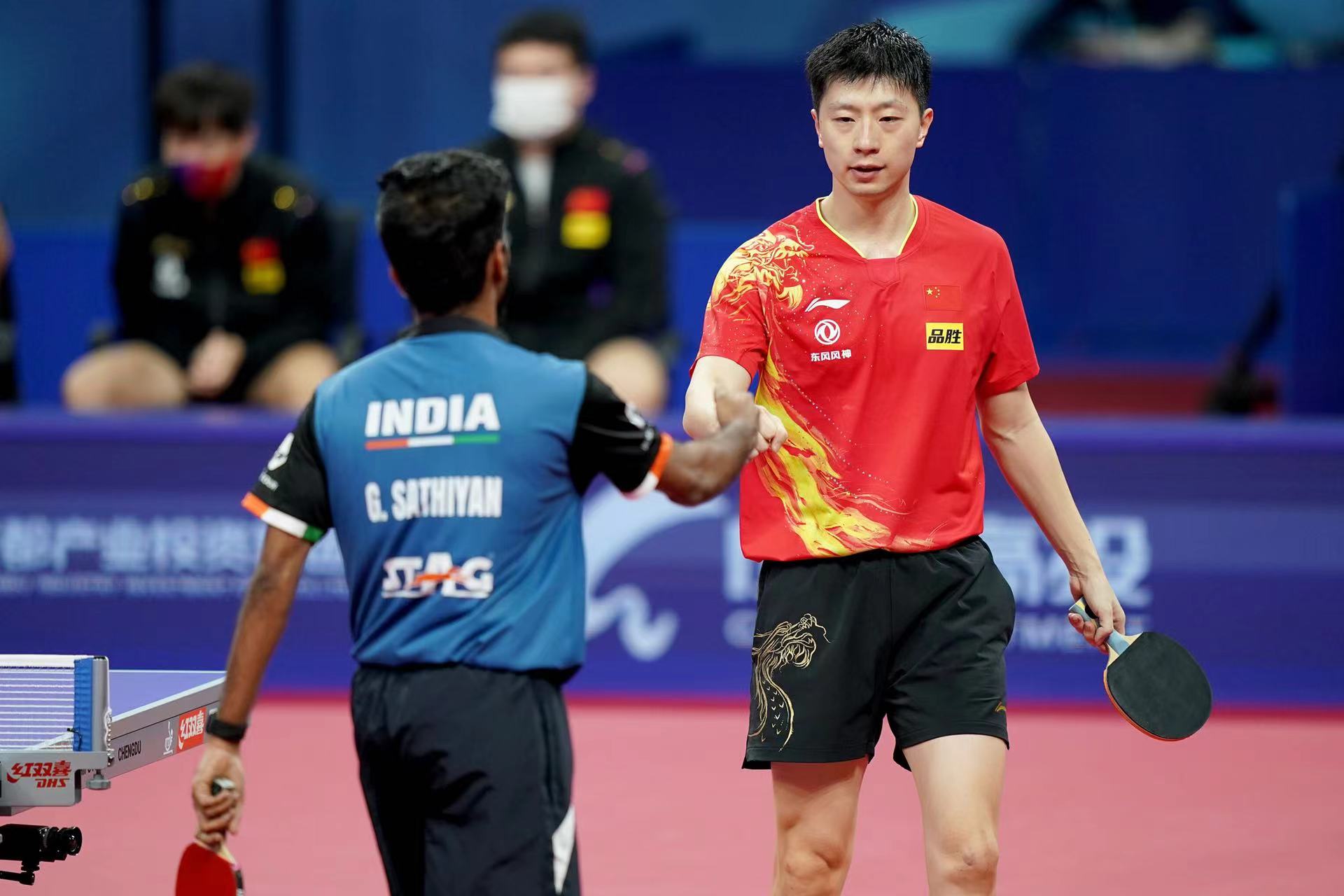 英格兰队完胜法国队，马龙惊艳四座