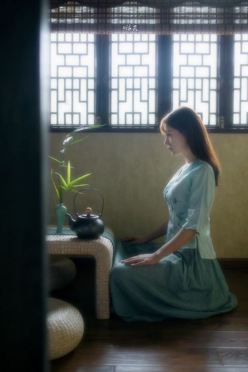 爱游戏官方-欧联杯之王再显威！苏亚雷斯关键节点双响，亚特兰大主场力克塞维利亚