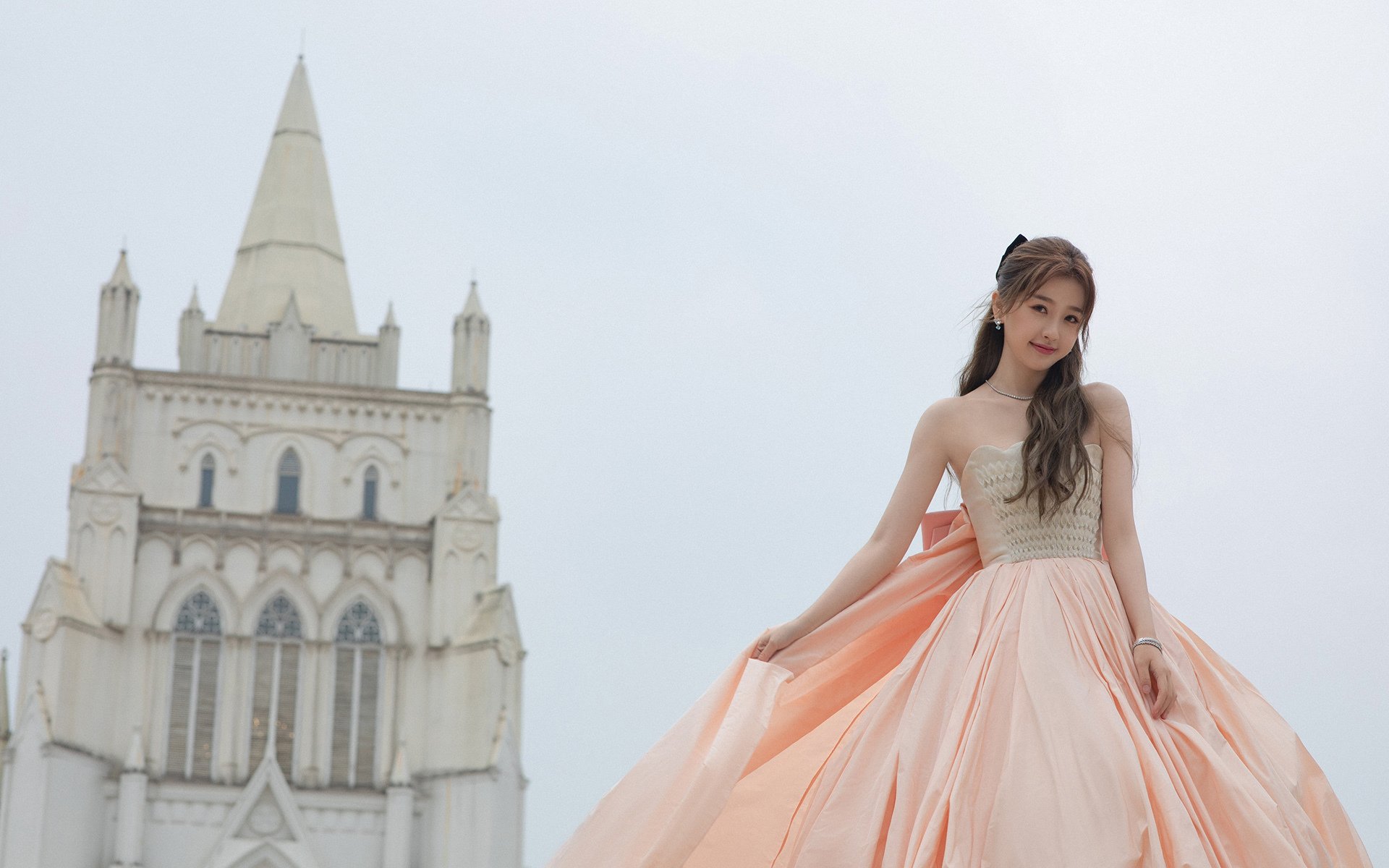 爱游戏APP-巴萨末节奇袭韩国！巴斯托尼三分钟两球化身关键先生