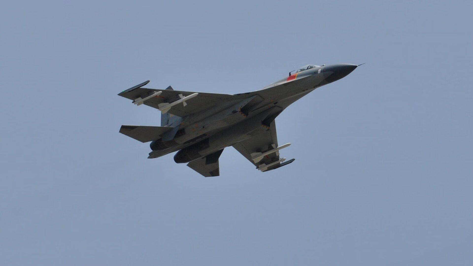 铁骑压境，当骑士军团将汽车城变作攻防演练场